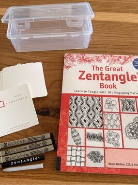 Zentangle Kit - how to books, pens and official paper